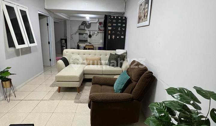 Rumah 2 BR Komplek Hibrida Di Kelapa Gading** Rumah 2 BR Komplek Hibrida Di Kelapa Gading**