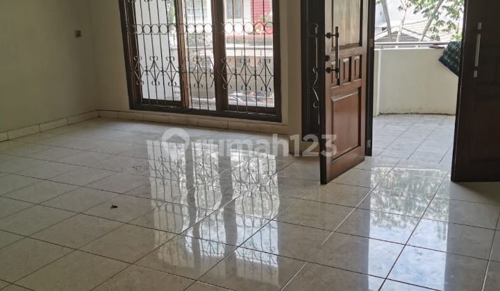 Ready-to-Live House in Kelapa Gading 2