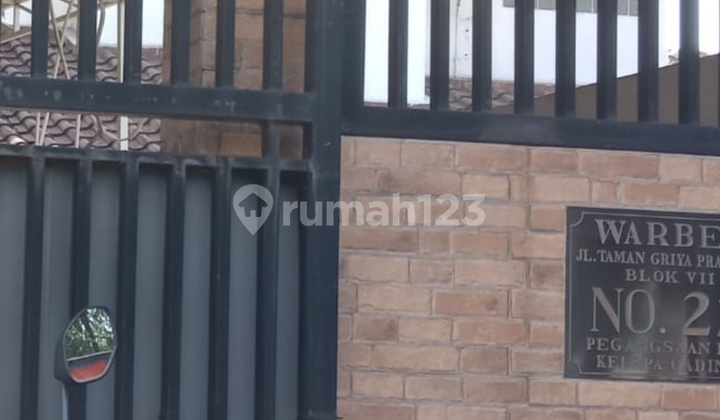 The house has been interior designed in Taman Griya Pratama.