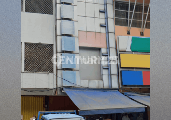 3-Story Shophouse in a Highly Strategic Location on Kelapa Gading Boulevard 3-Story Shophouse in a Highly Strategic Location on Kelapa Gading Boulevard