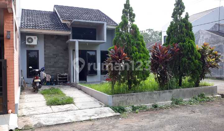 Rumah Bagus Rapih Di Tapos Cibinong
