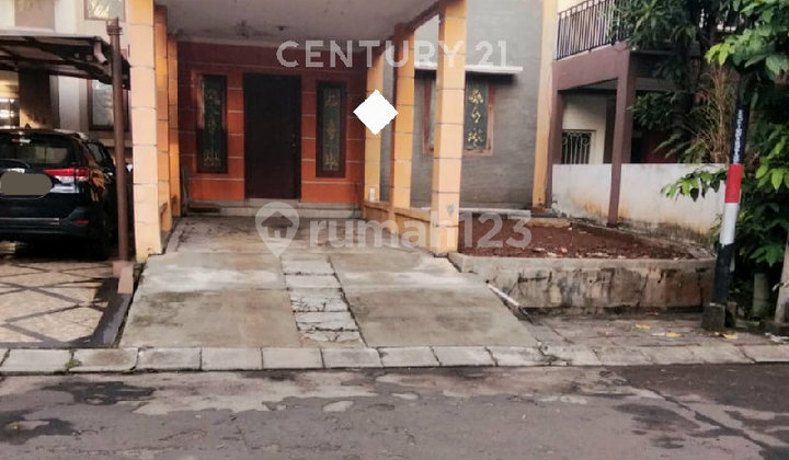 For Sale: 2-Story Move-In Ready House in Jatinegara Baru Housing Complex For Sale: 2-Story Move-In Ready House in Jatinegara Baru Housing Complex