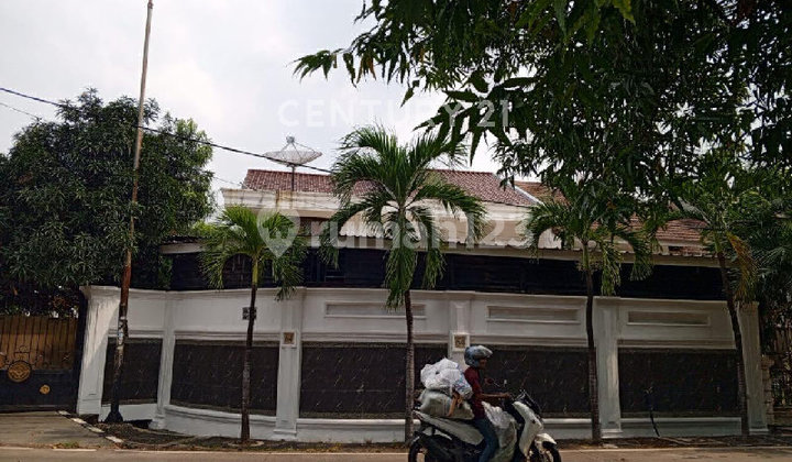 Rumah di Jalan Raya Pulo Mas