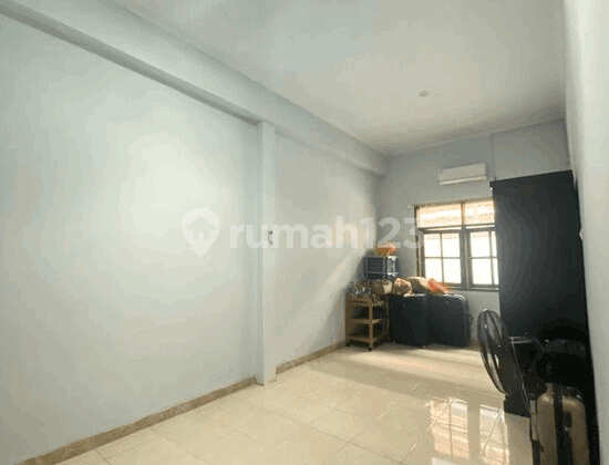 A House in Kelapa Gading Suitable for Living and Business 2