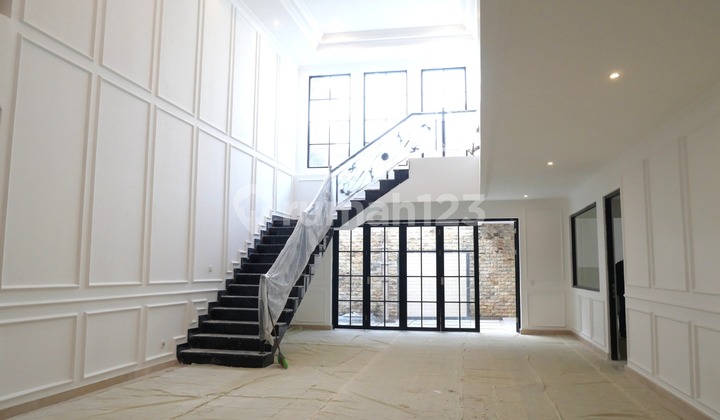 Rumah Mewah Baru Renovasi bisa untuk Usaha di Cipinang