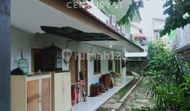 HOUSE BY KALIMALANG ROAD, SUITABLE FOR BOARDING HOUSE BUSINESS