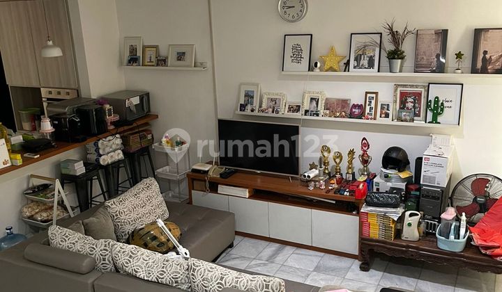 Semi-Furnished House in Intercon Kebon Jeruk