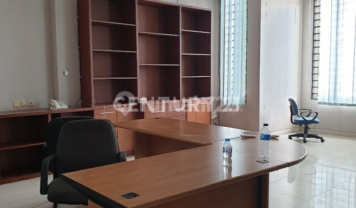 Ready-to-Occupy 2-Story Office House in Sumagung Yn