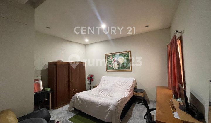 Comfortable &amp; Strategic 2-Story House in Cipinang Cempedak 2