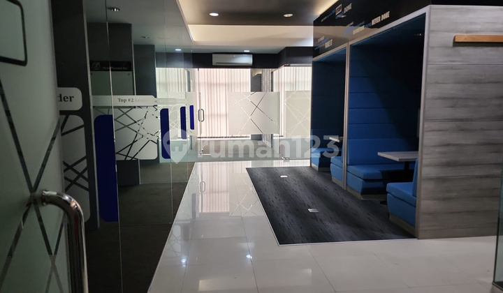 3-Story Shop Suitable for Office & Business Space