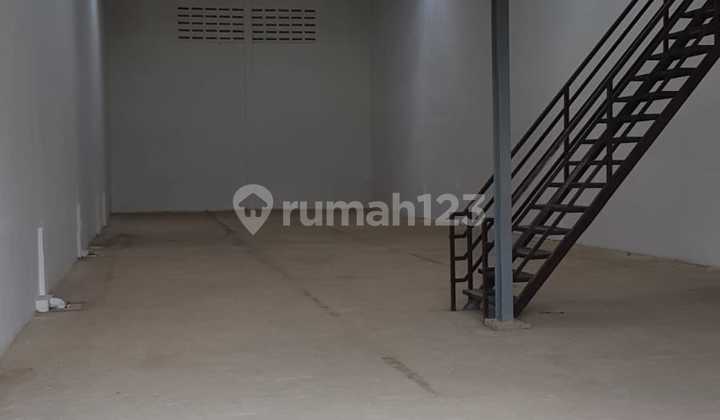 DIJUAL GUDANG DI SAYAP KOPO ADA RUANG KANTOR DI LANTAI 2 AKSES JALAN FUSO SIAP HUNI