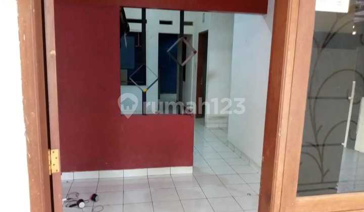 FOR RENT: HOUSE LOCATED IN KOTA MAS COMPLEX, NORTH CIMAHI. COMFORTABLE LIVING, STRATEGIC LOCATION.