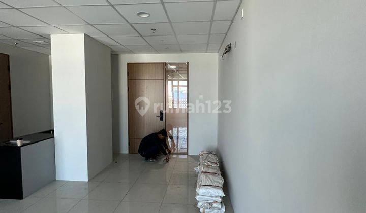 Ruang Usaha Strategis Cocok Untuk Kantor Siap Pakai di H Quarters Asia Afrika Bandung 2