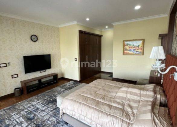 Rumah Lux 3,5 Lantai Modern Siap Huni di Ciumbuleuit Bandung 2