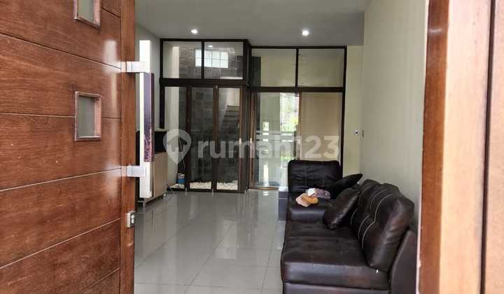 DISEWAKAN RUMAH 2 LANTAI SIAP HUNI DI ANTAPANI HUNIAN ASRI DAN NYAMAN LOKASI STRATEGIS