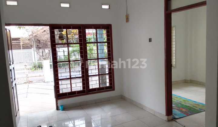 Disewakan Rumah Tengah Kota Bandung Lodaya Hunian Nyaman dan Siap Huni Lokasi Sangat Strategis dengan Akses Mudah 2