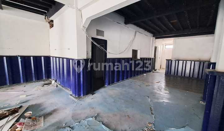 Disewakan Ruko di Daerah Buah Batu Cocok untuk Ruang Usaha Area Parkir Luas Lokasi Strategis dan Akses Mudah