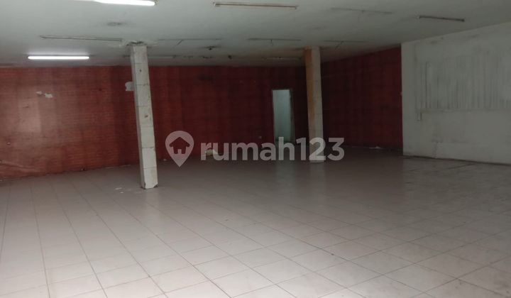 FOR RENT: 2-STORY SHOPHOUSE IN PADALARANG READY TO USE, STRATEGIC AND BUSY LOCATION SUITABLE FOR BUSINESS SPACE