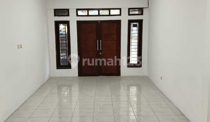 DISEWAKAN RUMAH MINIMALIS 2 LANTAI KOMPLEK BATUNUNGGAL INDAH HUNIAN NYAMAN DAN AMAN LOKASI STRATEGIS DAN AKSESNYA PUN MUDAH