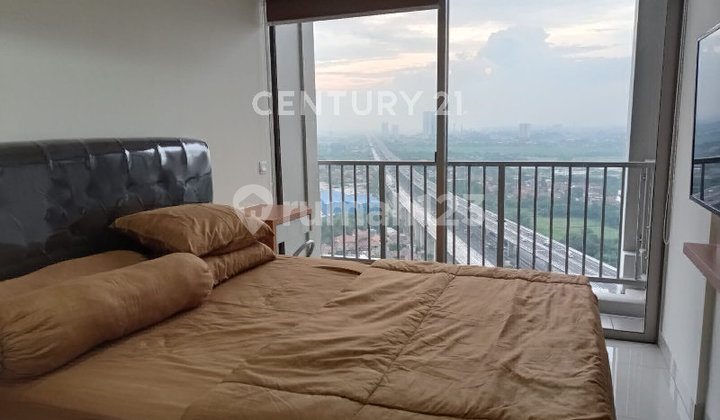 Studio Apartment on the 21st Floor of Newport Tower, Orange County