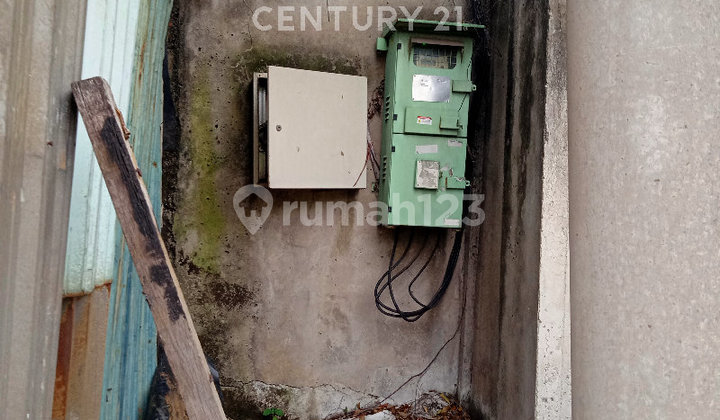 Tanah Ada Bangunan Strategis di Jl. Raya Gemalapik Cikarang