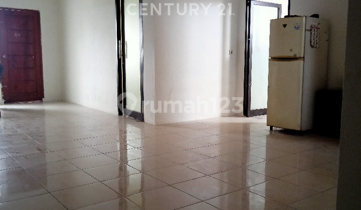 3-Storey Shophouse and Attached House in Jababeka, Negotiable Until Finalized 2