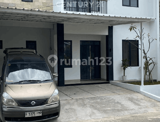 Rumah 2 Lantai Luxury Bagus Riviera Delta Mas