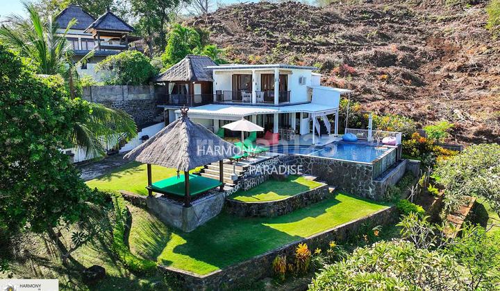 Villa 3 Bedrooms, 2400M2 SHM, on the Slopes of Singsing Hill, Temukus. Villa 3 Bedrooms, 2400M2 SHM, on the Slopes of Singsing Hill, Temukus.