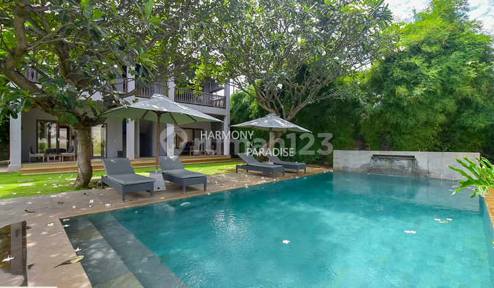 Hotel and 2-Storey Villa 1000m2 SHM in Kalibubuk, Buleleng 2