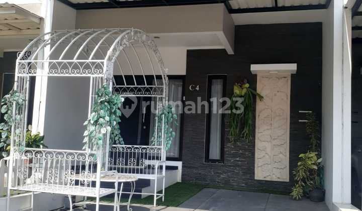 Rumah 2 Lantai, Kompleks Cluster, Dekat Fasum Rumah Rumah 2 Lantai, Kompleks Cluster, Dekat Fasum Rumah