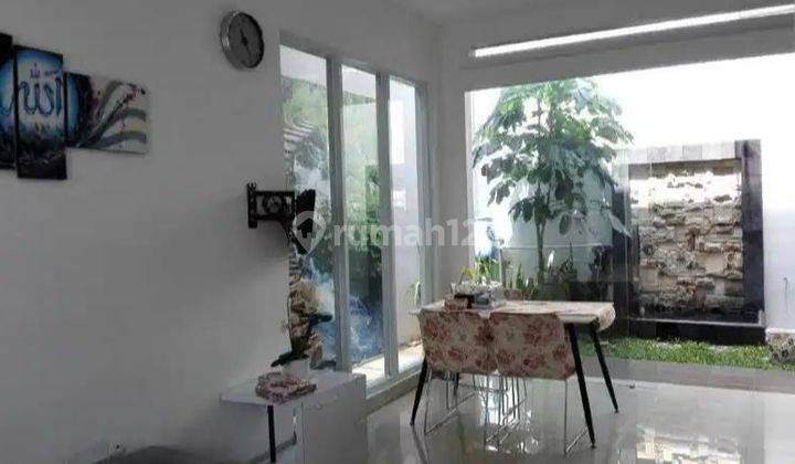 Rumah cantik semi furnished di jl. Ciparay Buahbatu 1