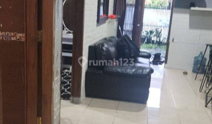 Rumah Bagus 2 Lantai di Cempaka Arum 2