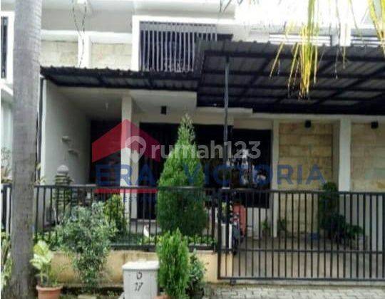 tampak depan dijual rumah minimalis strategis di