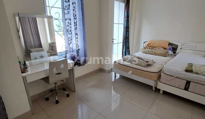 Sewa Rumah Alicante Tipe 12X18 Kolam Renang Full Furnished Sewa Rumah Alicante Tipe 12X18 Kolam Renang Full Furnished