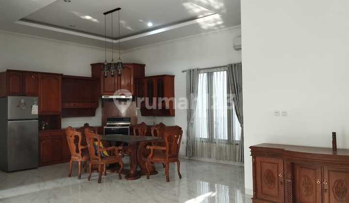 Disewakan Rumah 3 Lantai Selesai Renovasi Di Perumahan Pondok Indah Jaksel,