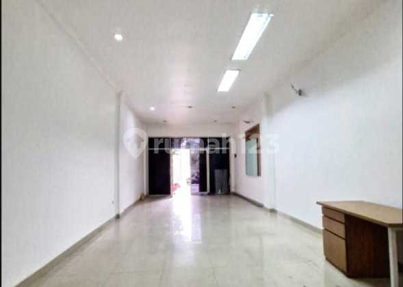 For Sale 4-Story Shop House in Strategic Location Duren Tiga 2