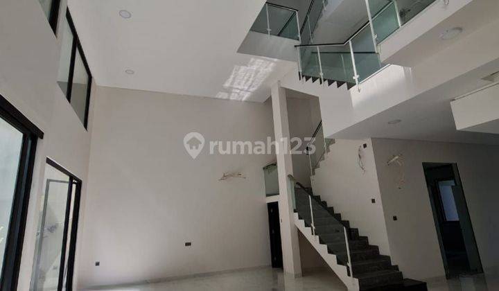 Rumah 3 Lantai mewah di cluster Metland Puri 2