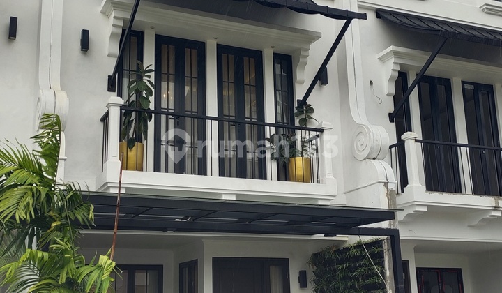 Rumah Baru American Classic 3 Lantai, Ciputat Timur, Nempel Jakarta Selatan