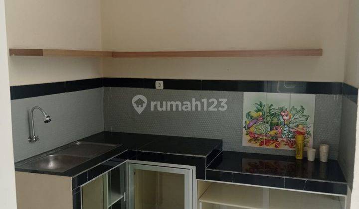 Rumah Rapih Bagus. Tengah Kota Bsd City. 2 Lantai. Semi Furnished. 2