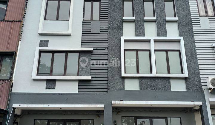 Ruko 3 Lantai di Cibubur Jawa Barat Lokasi Strategis nego 