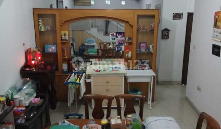 Rumah 2,5 Lantai di Green Garden Jakarta Barat Lokasi Strategis  2