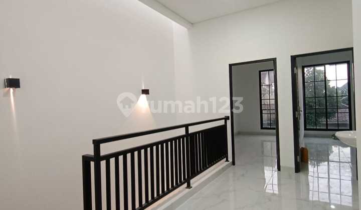 Rumah Brand New di Meruya Selatan Lokasi Strategis  2