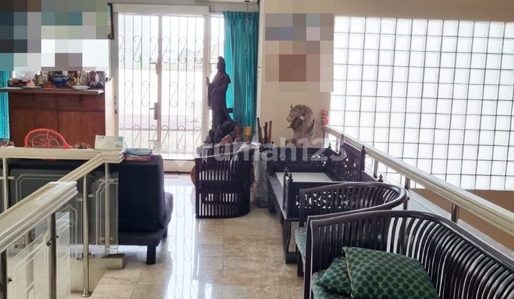 Rumah Bagus Dan Terawat 2 Lantai di Metro Permata Karang Tengah 2