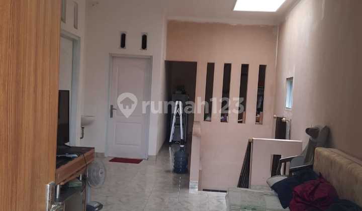 Rumah 2,5 Lantai Bagus Dan Terawat di Circas Jakarta Timur  2