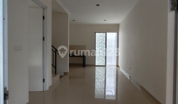 Termurah Sekomplek ! Rumah 2 Lantai Green Puri Jakarta Barat 10 Menit ke Tol Karang Tengah