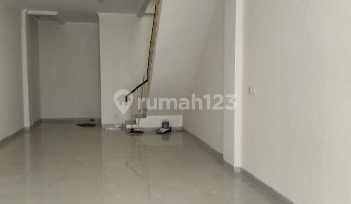 Disewa Ruko Siap Huni Green Lake City Disewa Ruko Siap Huni Green Lake City