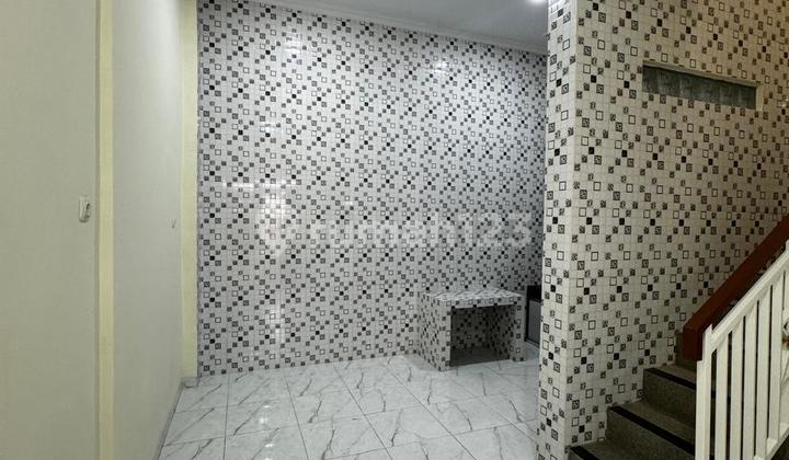 2-Story House in Poris Indah Tangerang, Strategic Location, Negotiable 2
