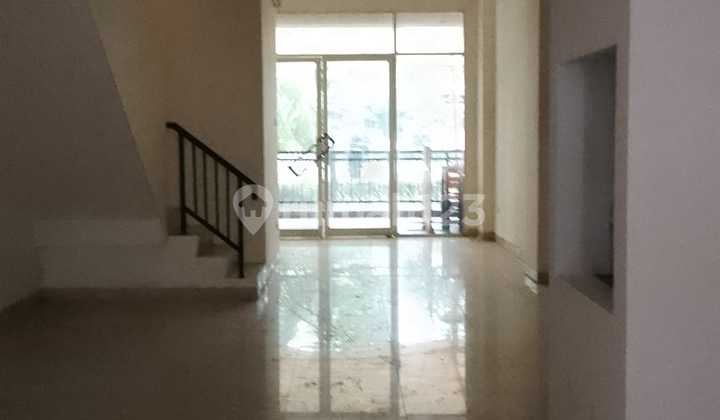 For Rent, Busy Shop House in Green Lake City 1