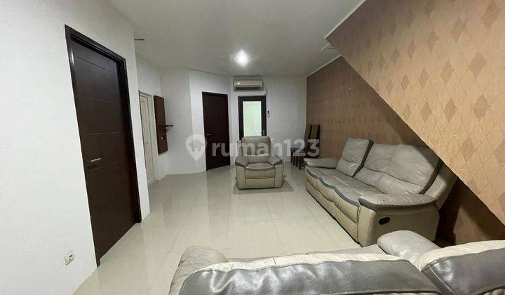 Town House Taman Elok di Karawaci Tangerang Lokasi Strategis  1