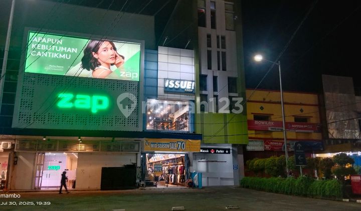 Three-Story Shophouse Located on Perintis Kemerdekaan Business Area 2